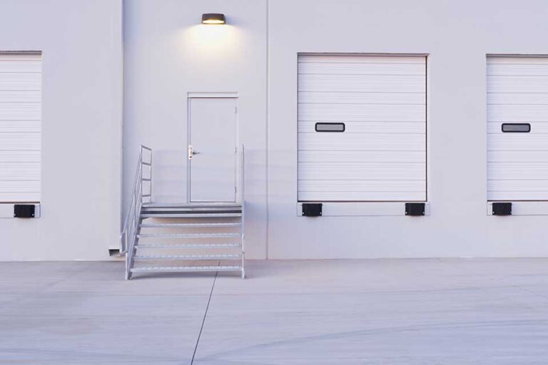 puertas seccionables naves industriales